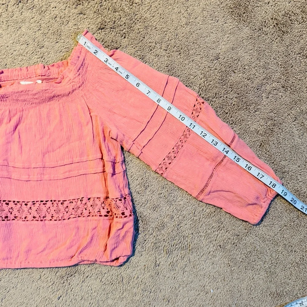 Aeropostale • Lace Detail On or Off Shoulder Top